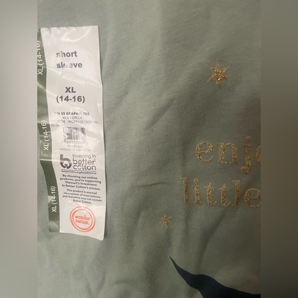 🔴 3/$12 Girl’s tee with moon and stars. - Picture 2 of 5